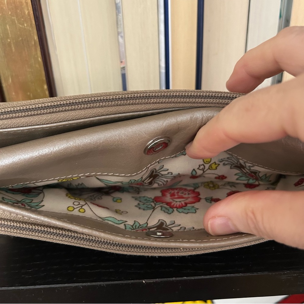 Large Leather Clutch Wallet - metallic taupe color - Picture 15 of 16